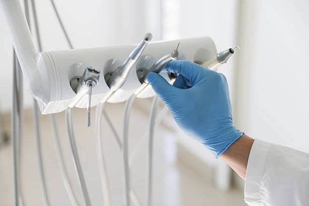Professional Emergency Dentist technician working in Devola, OH